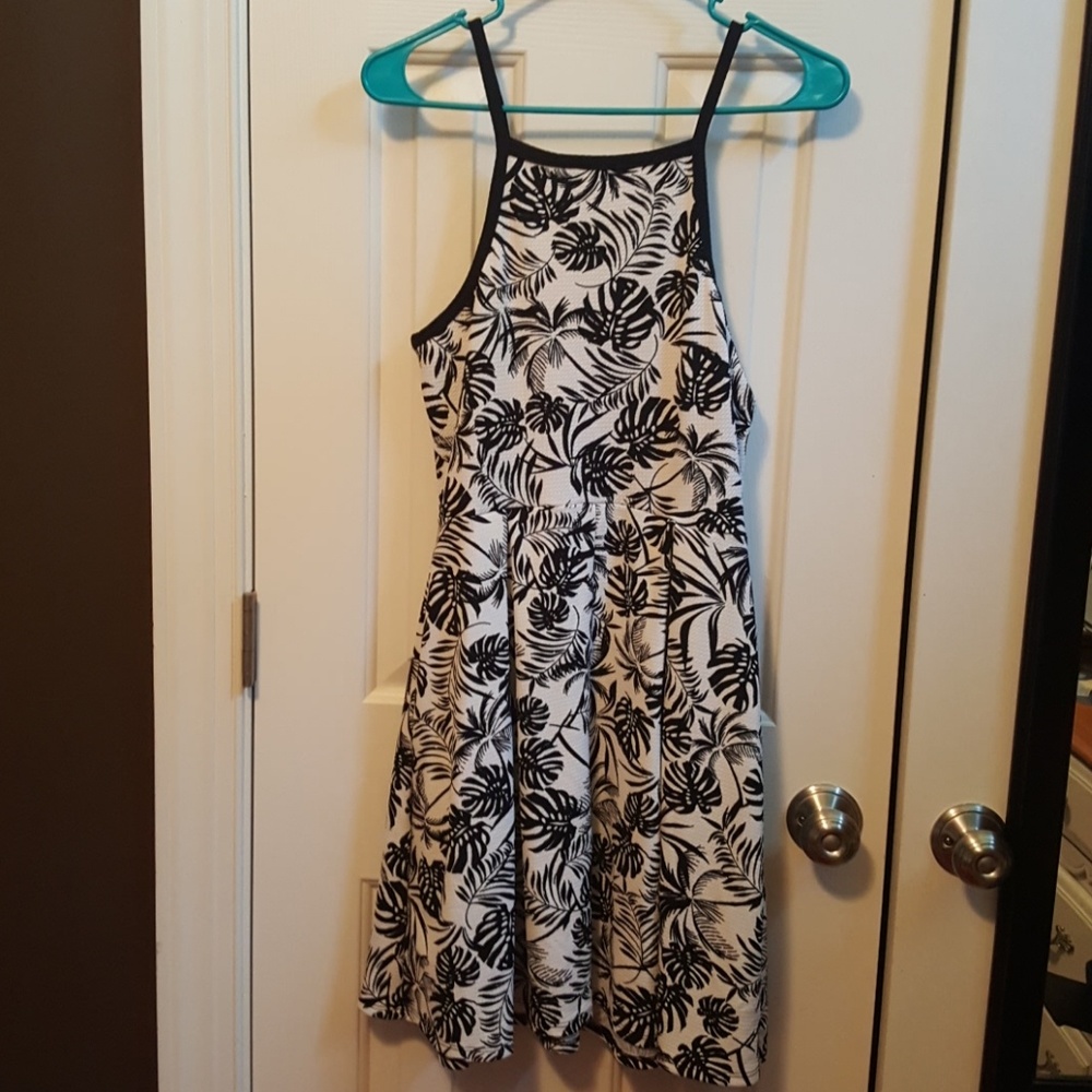 Sun Dress - Picture 2 of 3